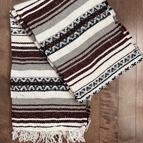Traditional Mexican Yoga Blanket 🧘♀️ - Picture 4 of 4